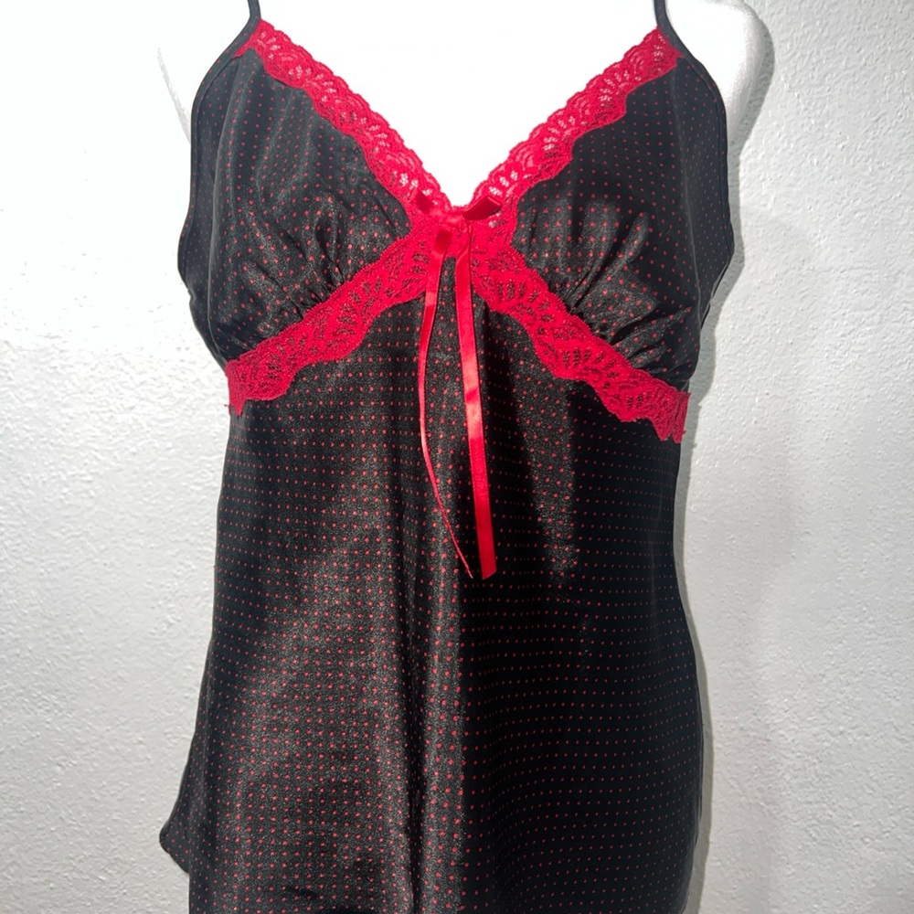 Elegant Black and Red‎ Lace Chemise